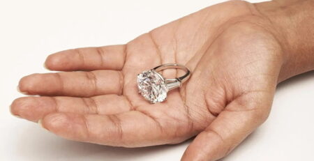 SGDX Record $2.5m Paid for Online Diamond